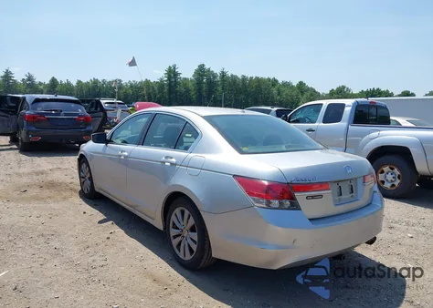 2011 Honda Accord 2.4 Ex-L z USA, uszkodzony, nr VIN 1HGCP2F88BA000750